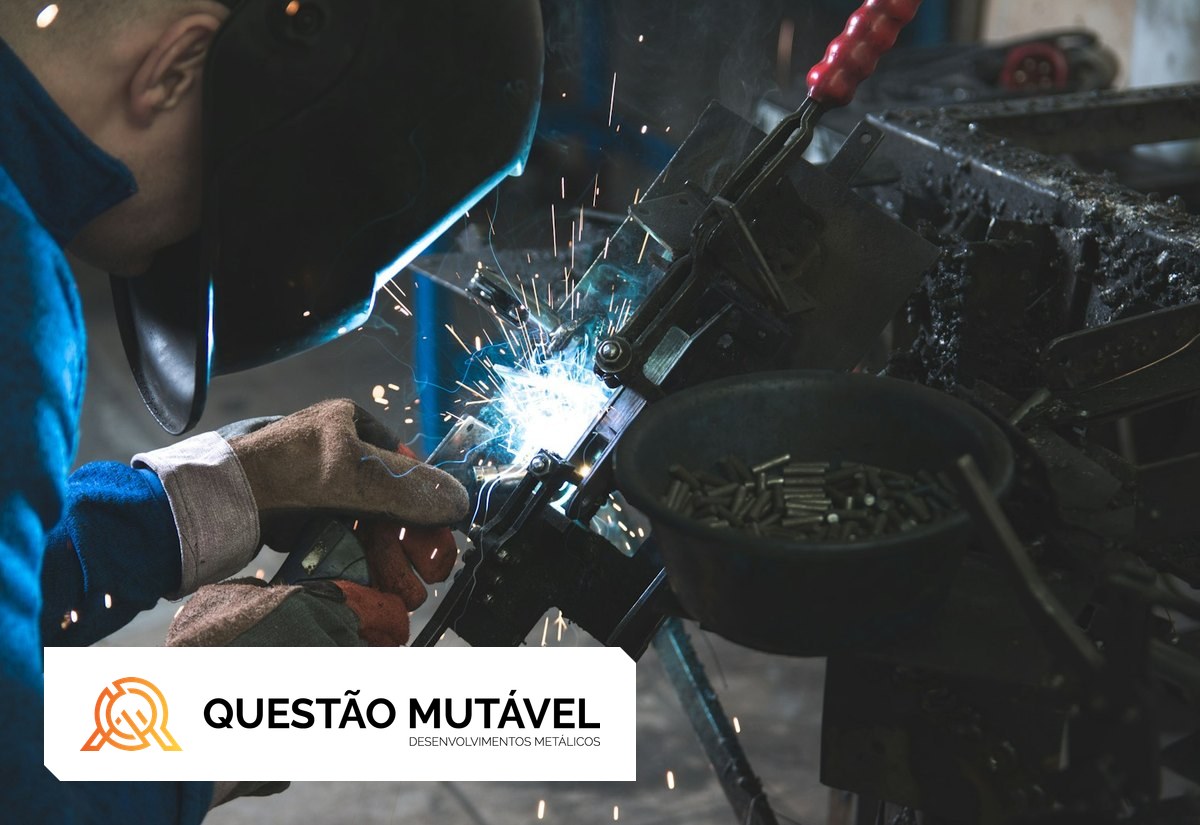 Logótipo Questão Mutável — Desenvolvimentos Metálicos
